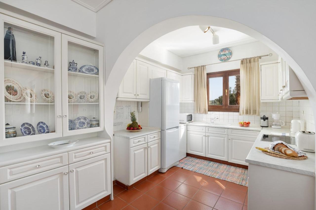 Villa Lianolia Peritheia Esterno foto