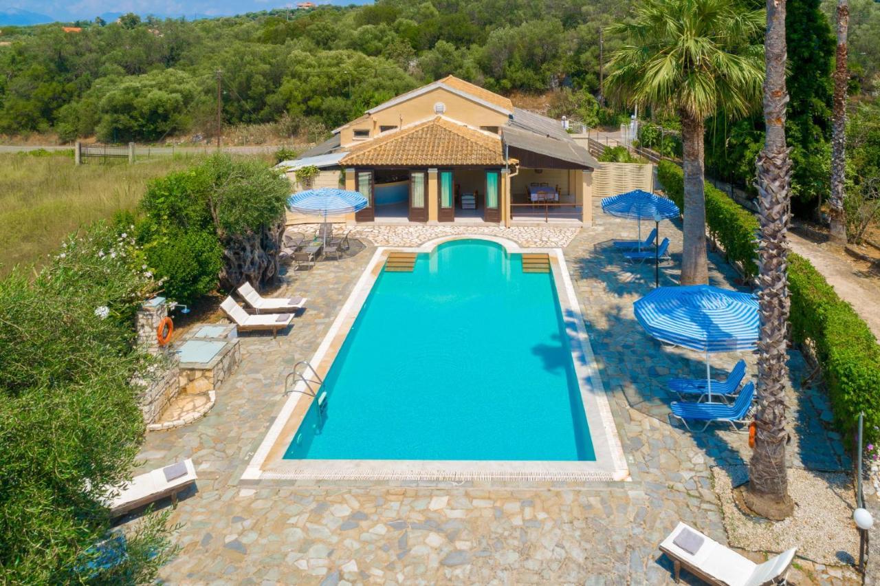 Villa Lianolia Peritheia Esterno foto