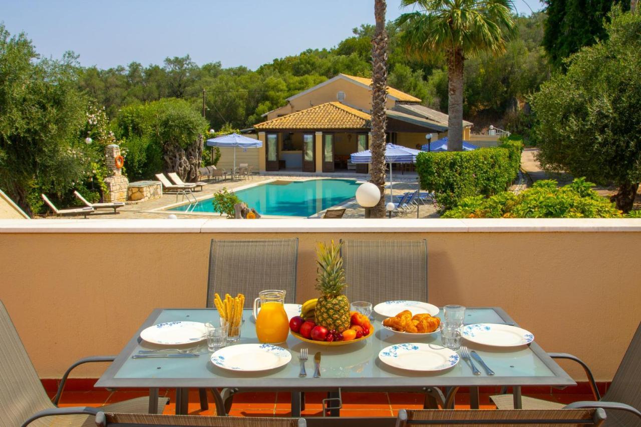 Villa Lianolia Peritheia Esterno foto